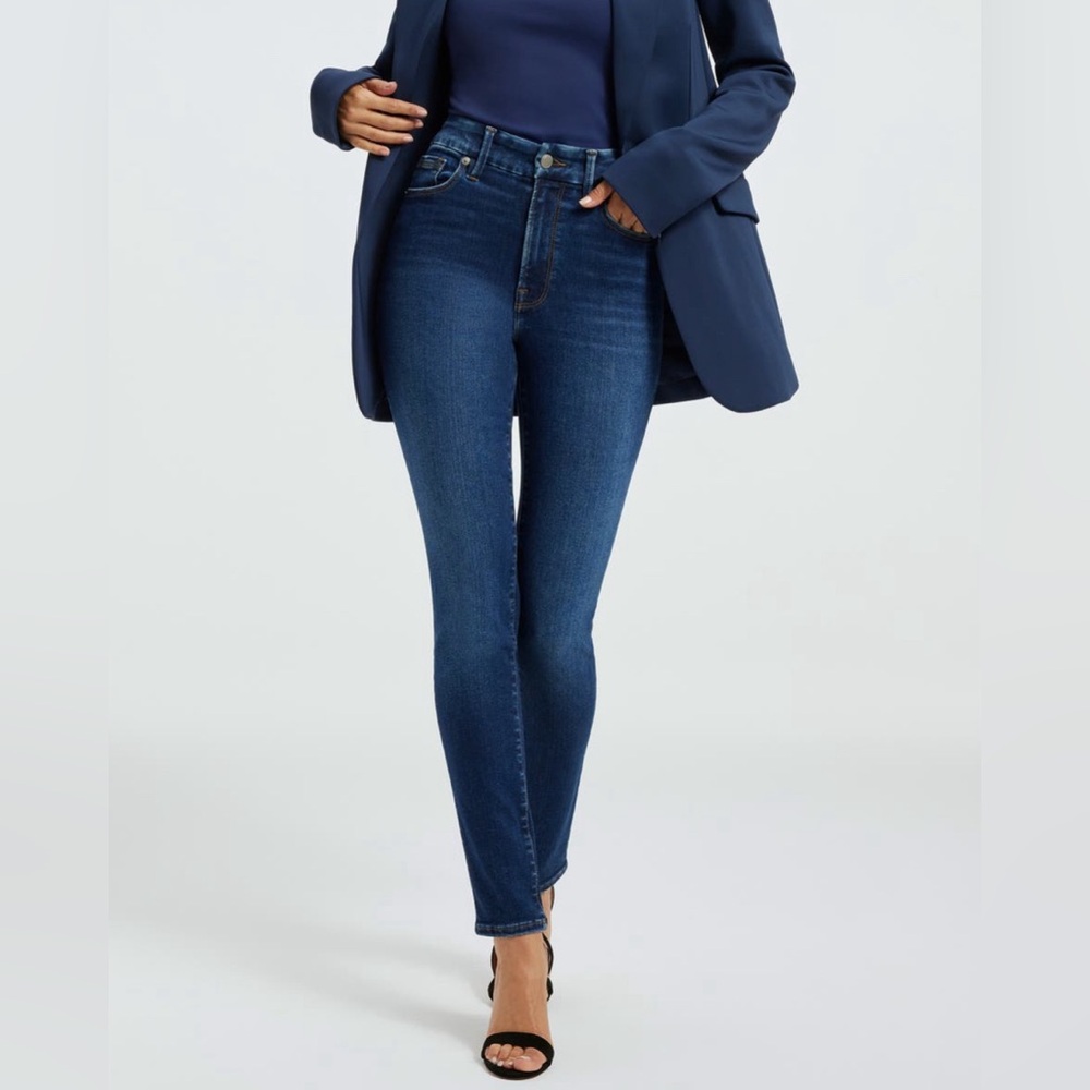 Good American - Good Legs Straight Jeans